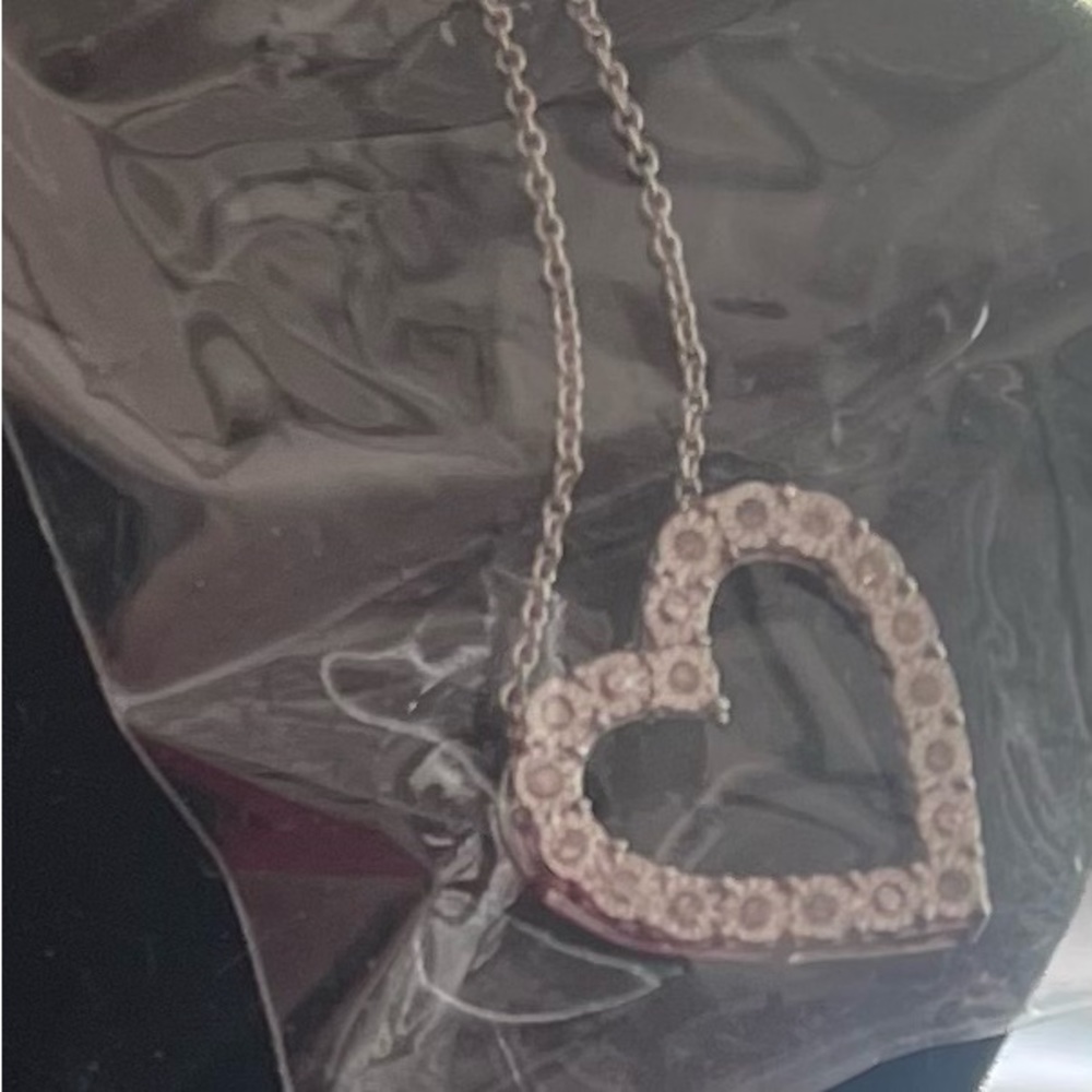 Genuine Diamond Heart 18" Pendant Necklace 1/10 ct. t.w. in Sterling Silver NWT - Picture 5 of 7